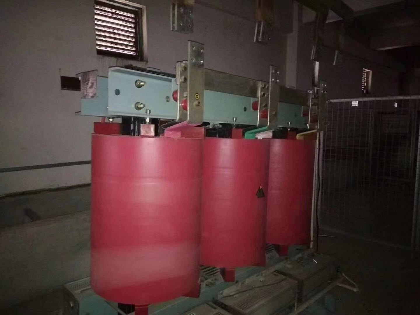 变压器回收现场