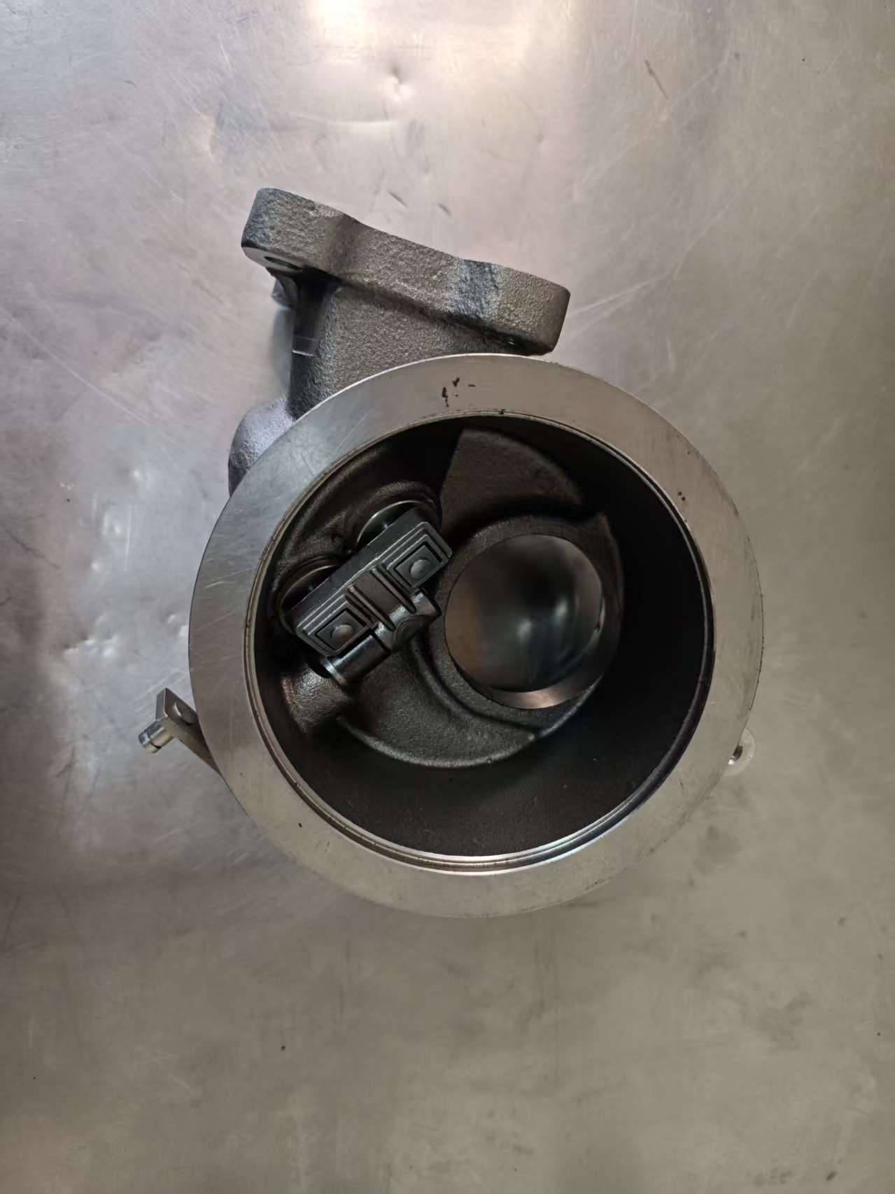 大鑫增压器维修车间