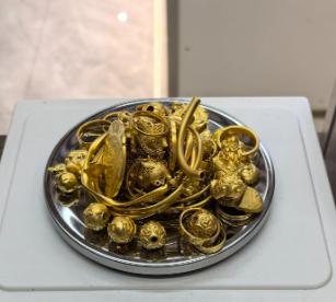 陆续果酒黄金回收服务展示1