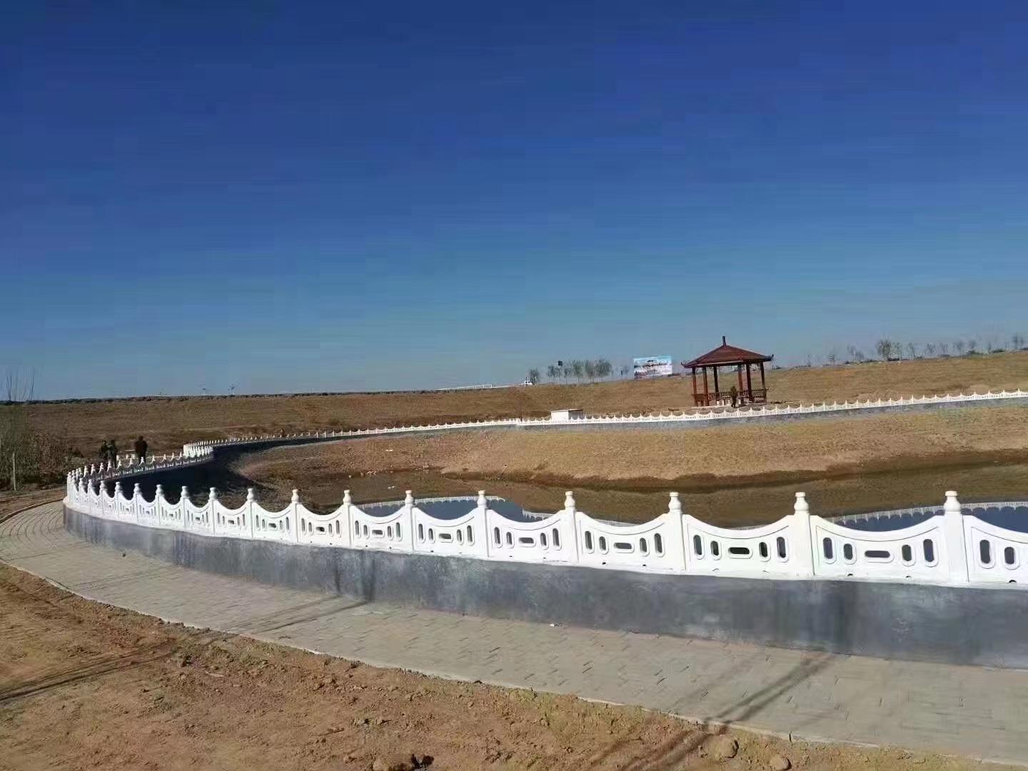 水泥仿藤护栏产品图