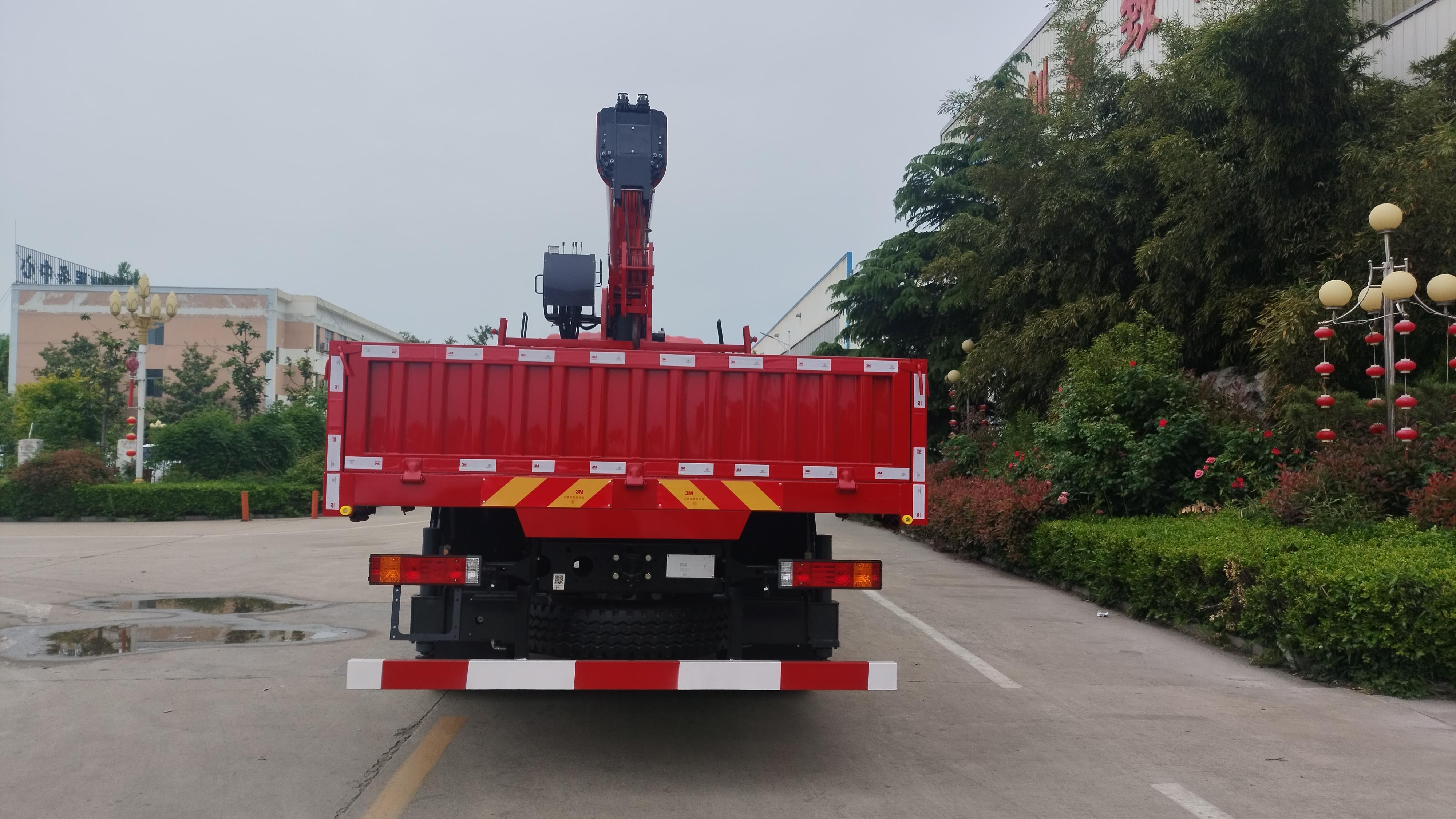 济宁泰铭重工随车吊产品图1