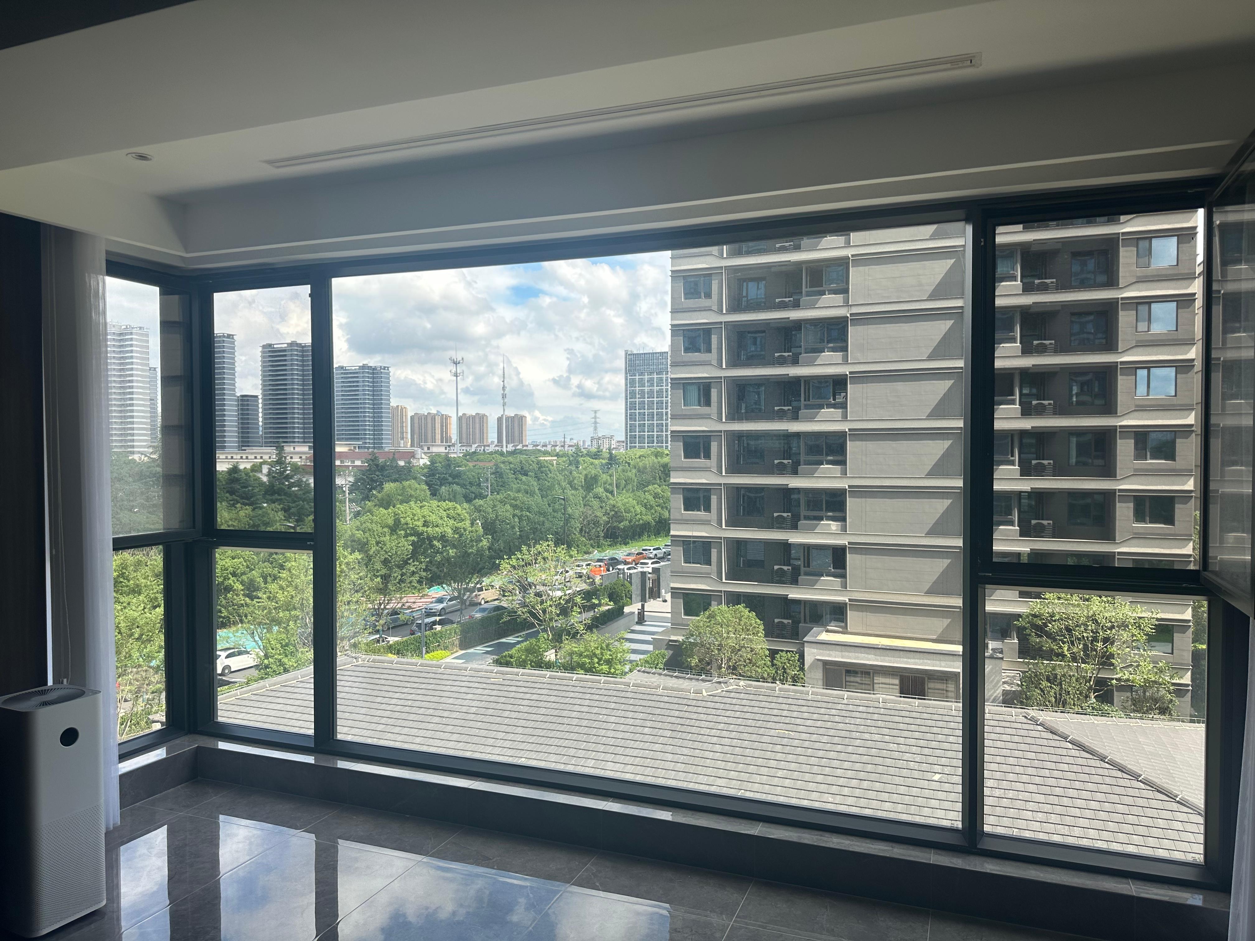 宝富莱门窗生产场景