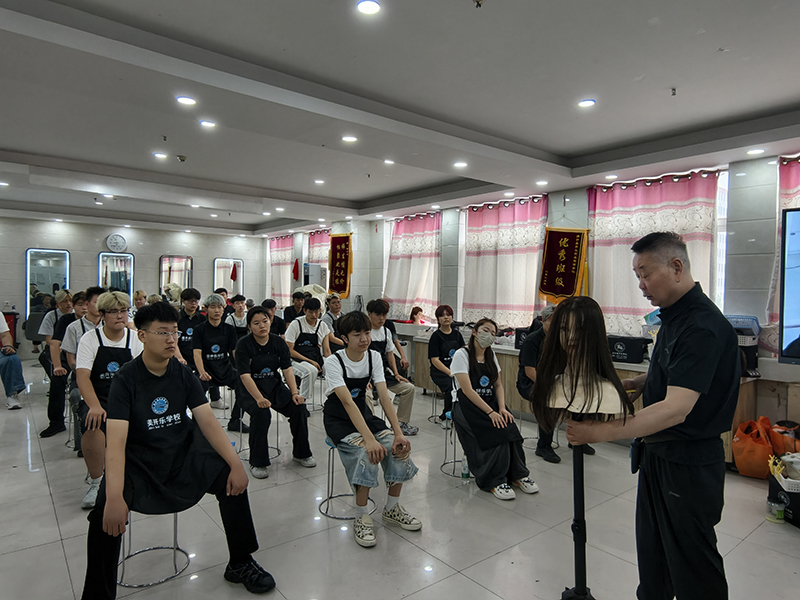 济宁市美开乐职业培训学校教学场景