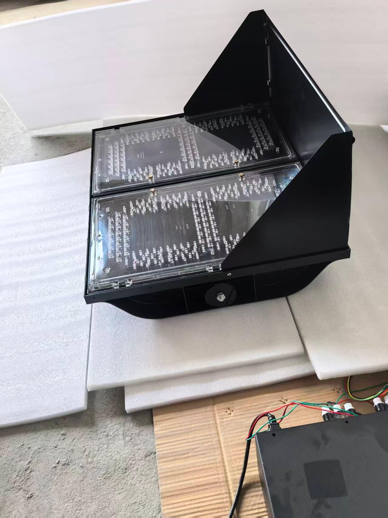 四川路亚特交通信号灯产品