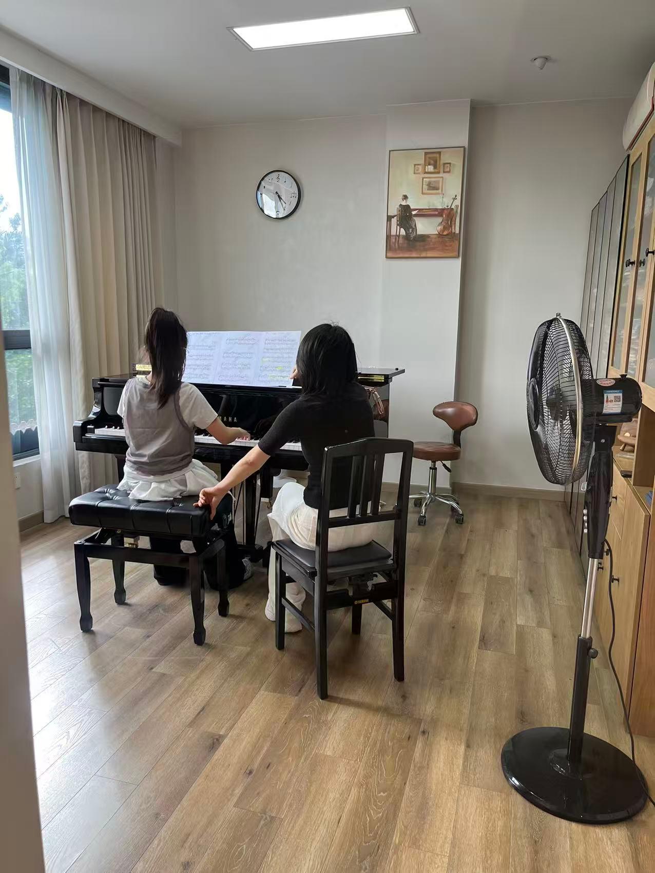 钢琴教学现场