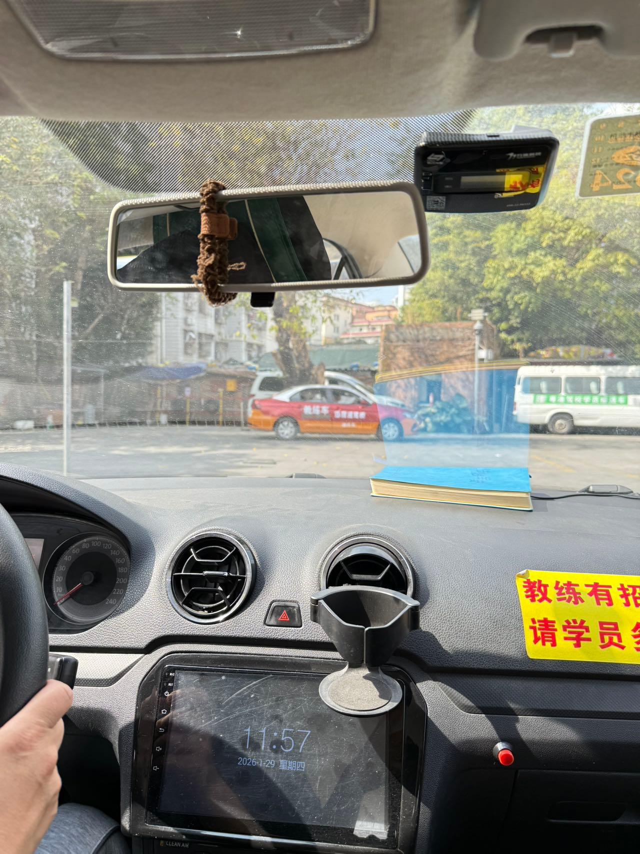 冠通驾校教练车