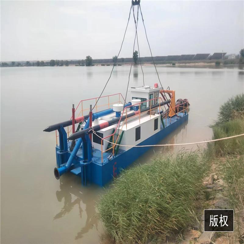 青州科大环保机械两栖清淤船作业图