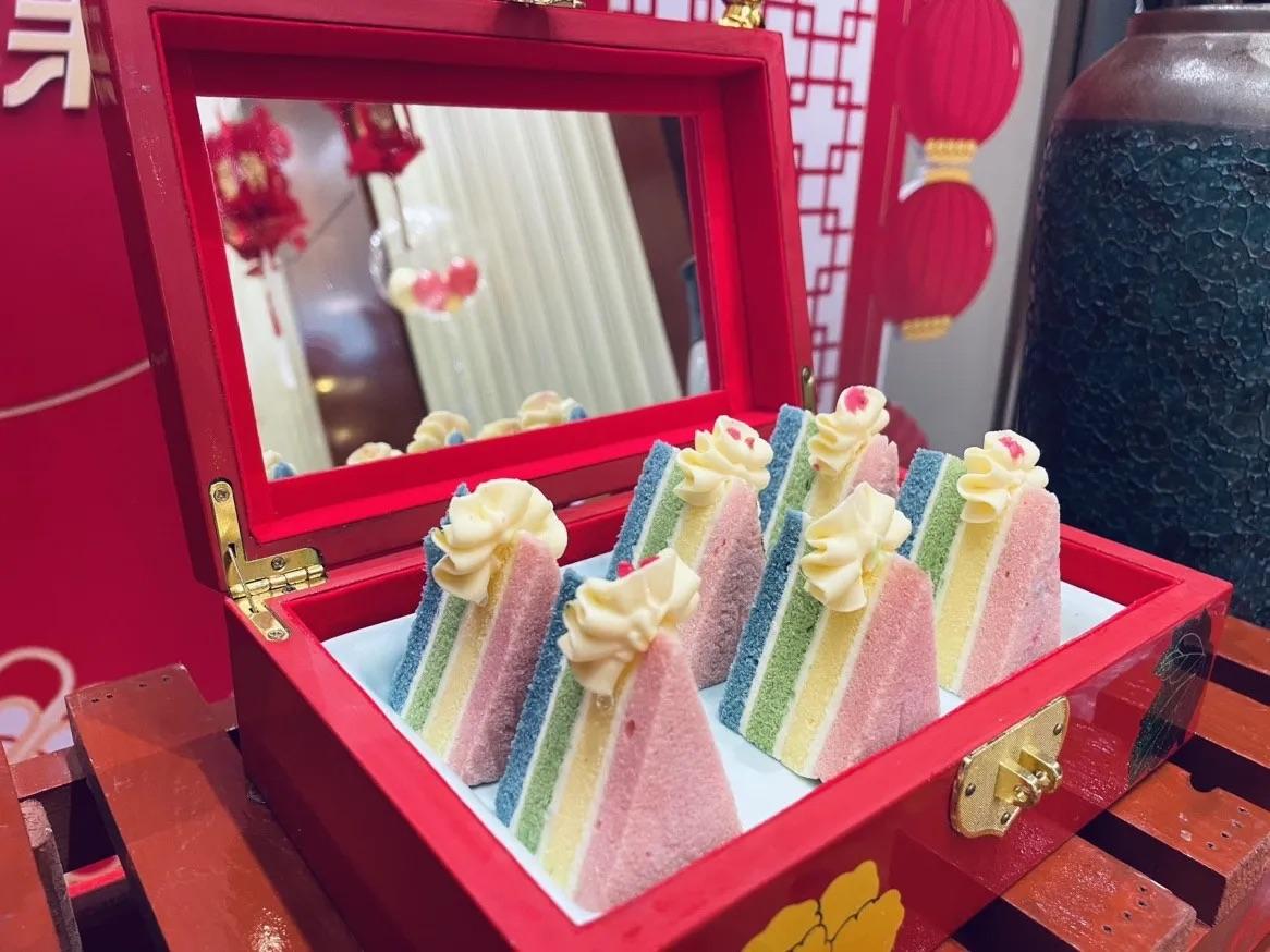 非选餐饮沙拉与点心展示