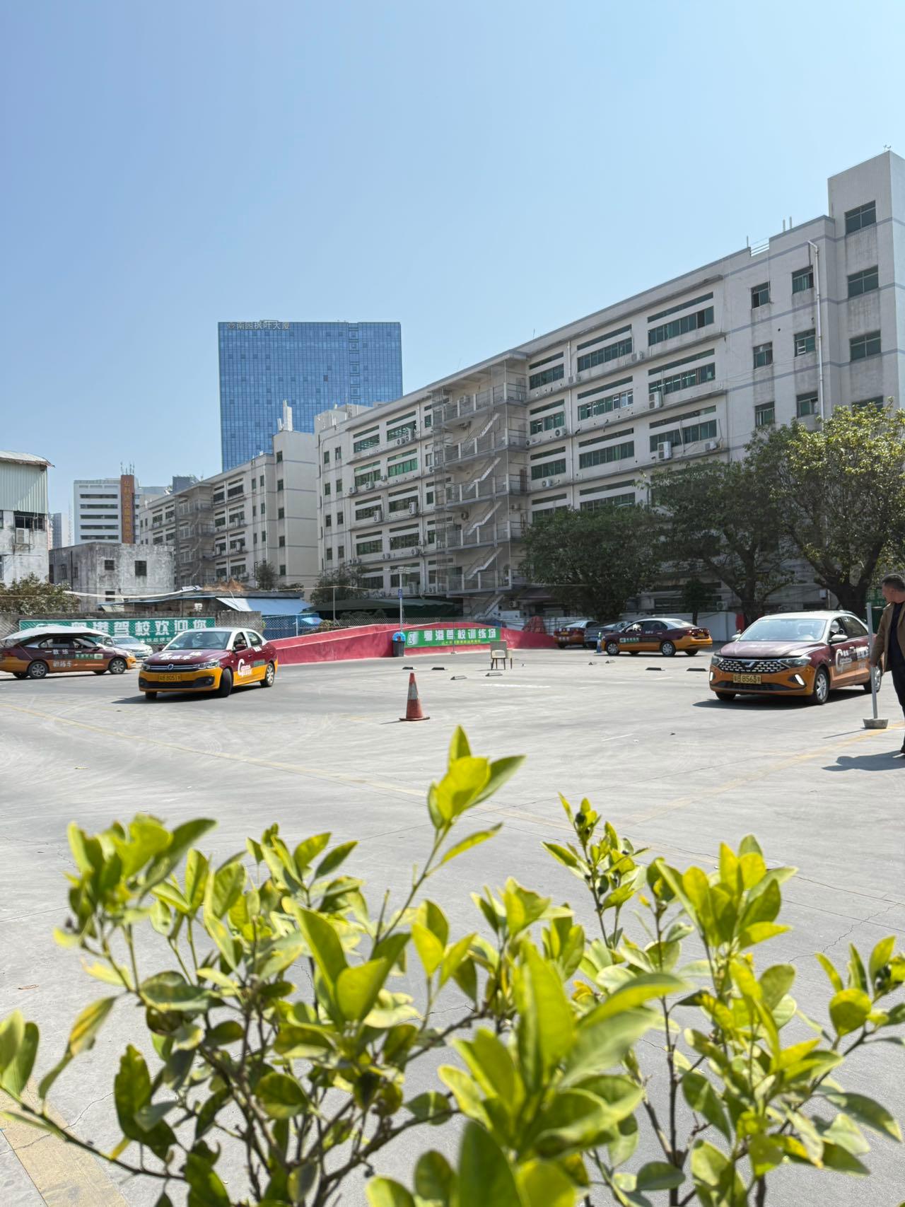冠通驾校训练场地
