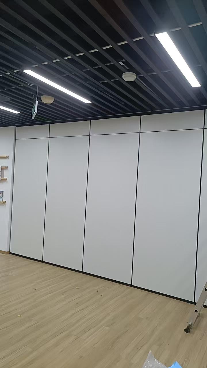 重庆博泰移动隔断工厂实景