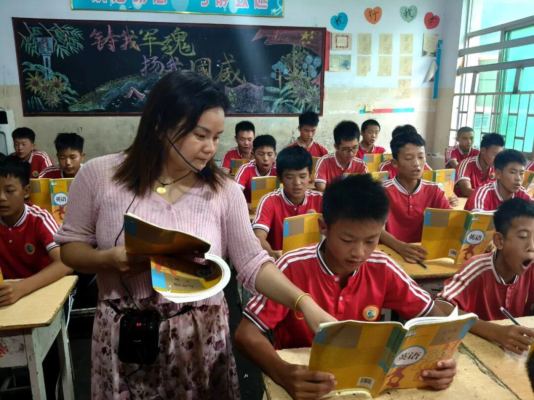 登封市少林小龙武术学校文化课堂