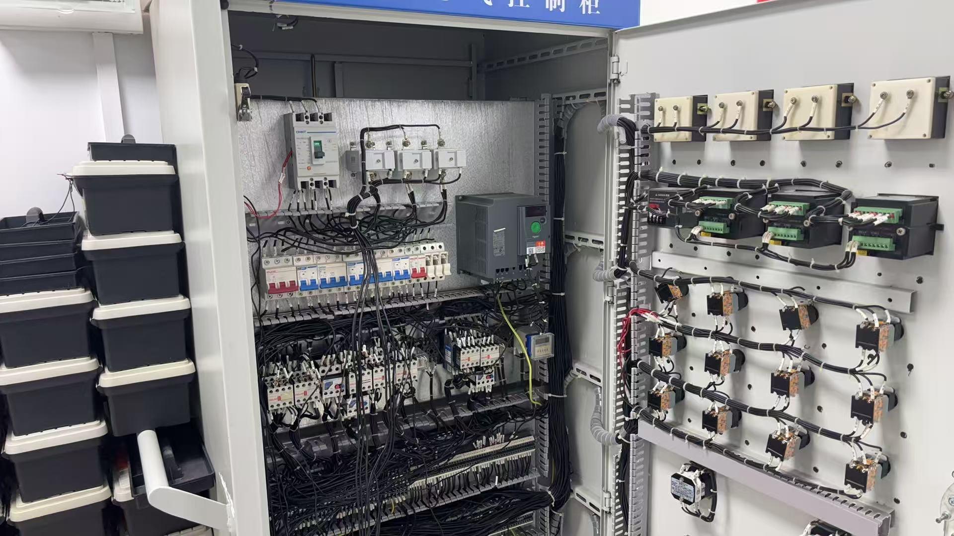 湖北万通职业培训学校实训基地外景