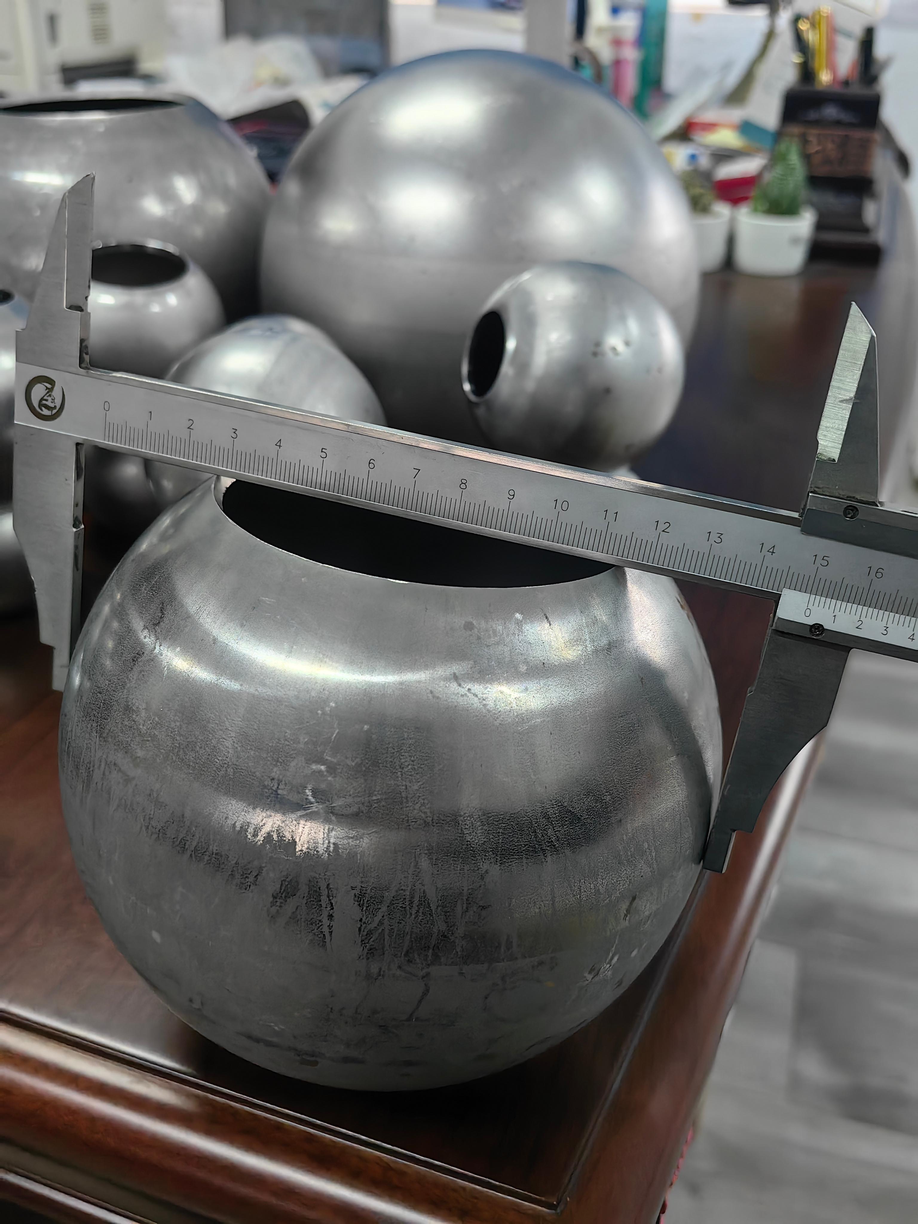 新乡立成机械空心钢球产品图