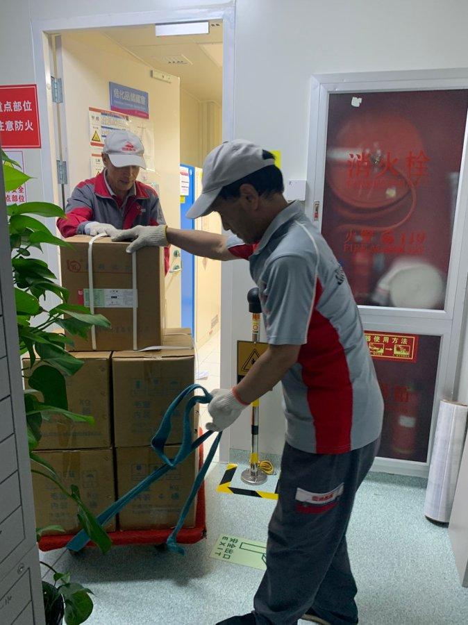 四通搬家团队合影