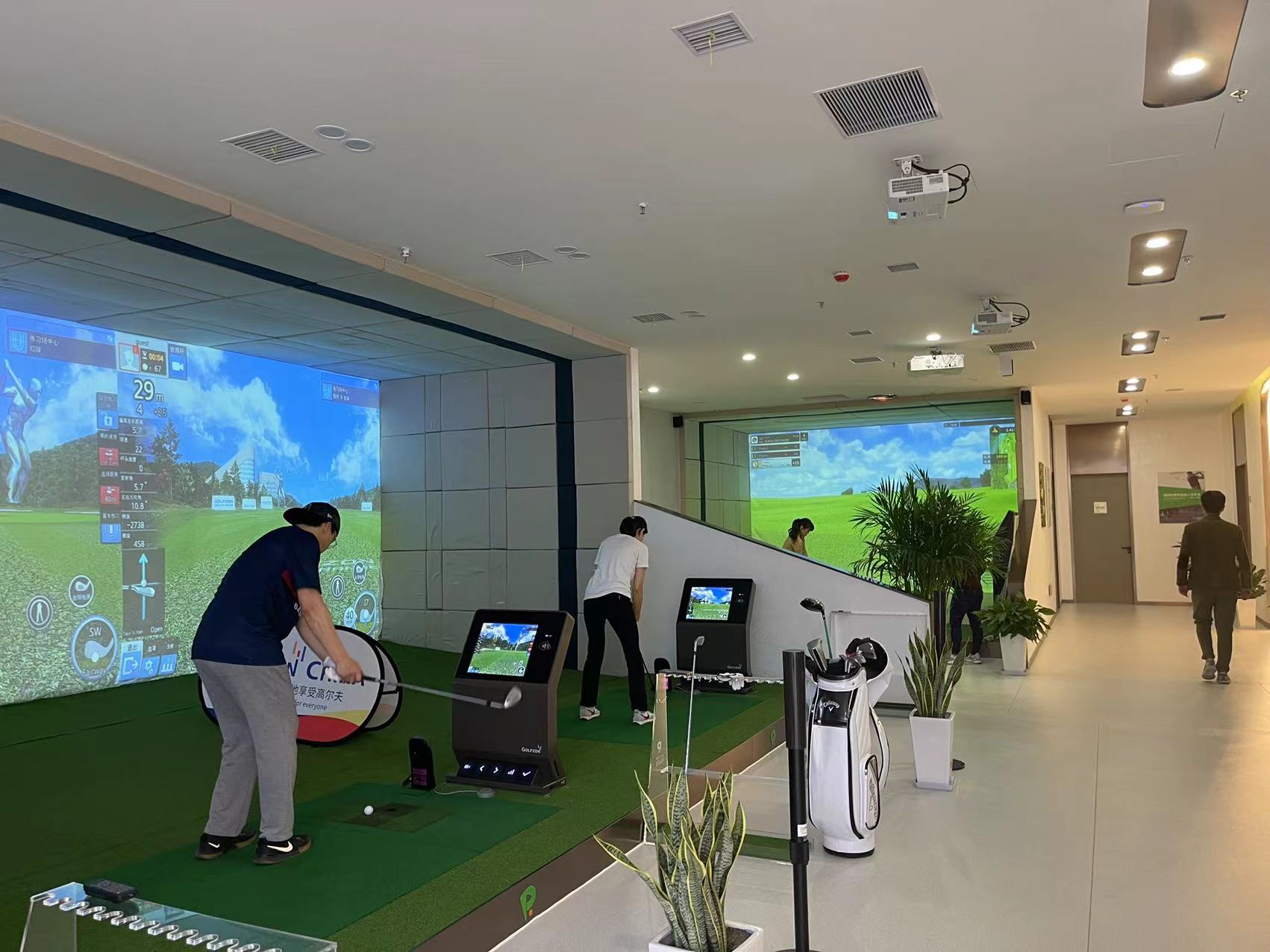 高尔夫尊模拟器实景