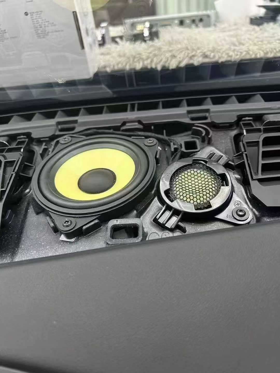 厦门汽车音响施工店实拍