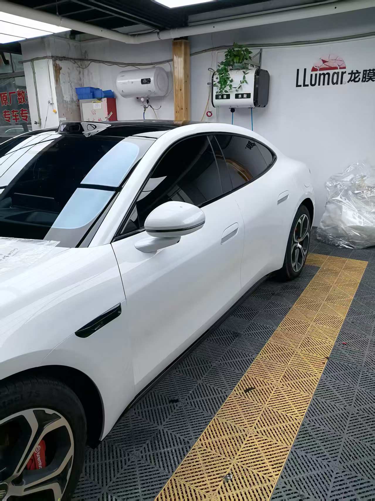 中山威博车饰门店环境