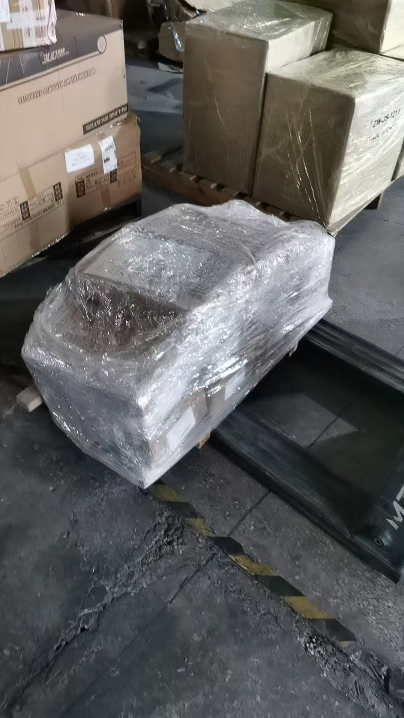 正午国际佛山自营仓储基地操作现场