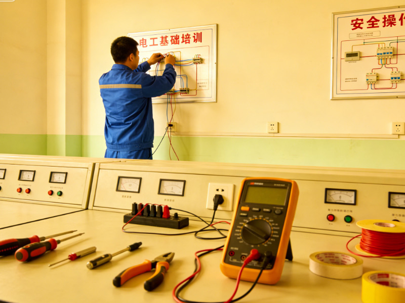 上海职安教育电工培训实操场景