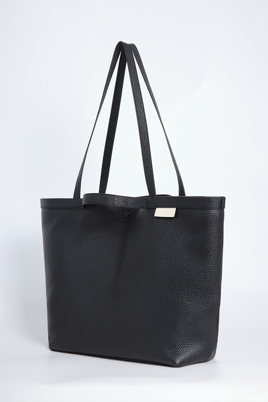 新穗英真皮女包产品展示