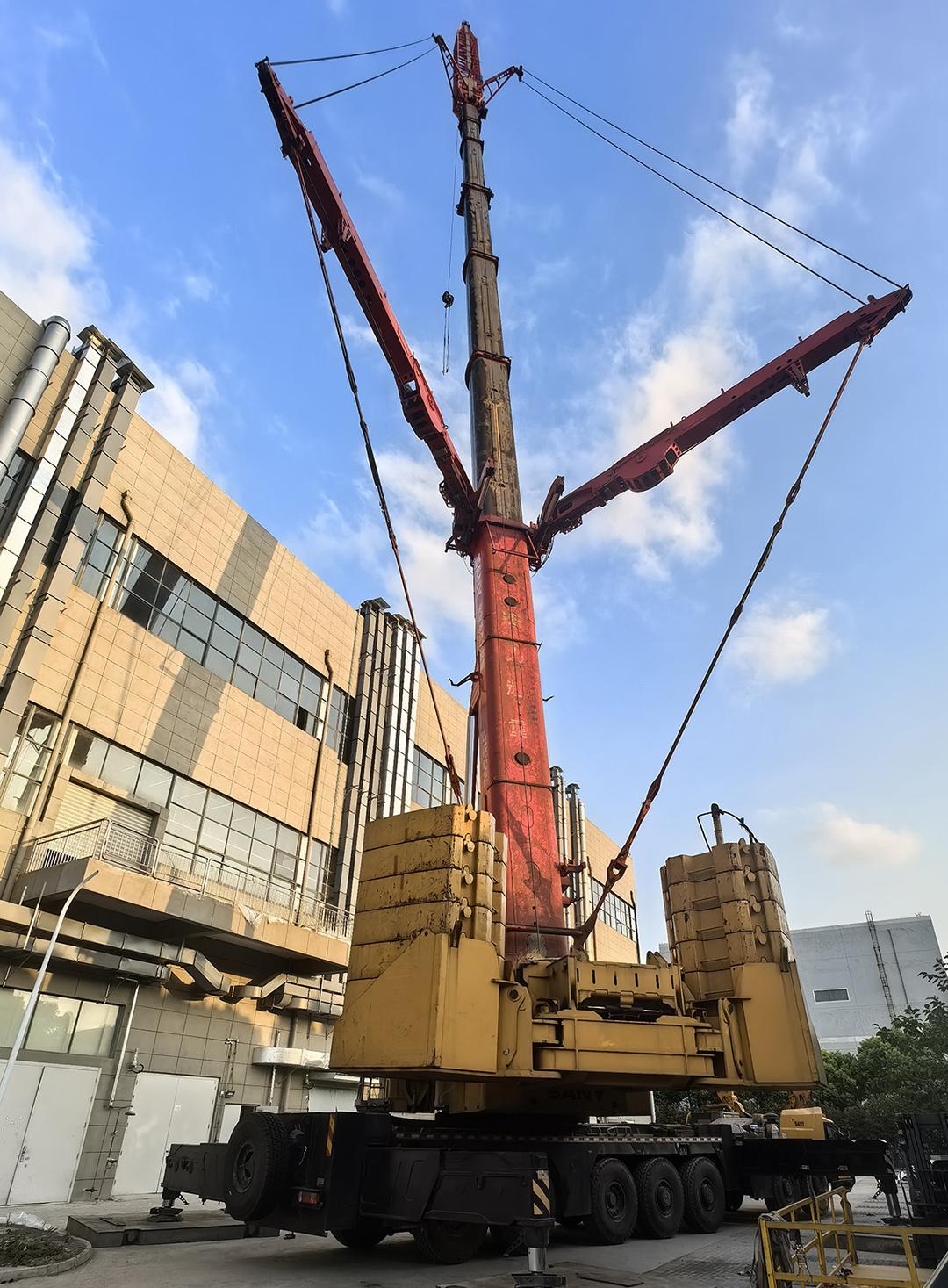 吊装施工现场