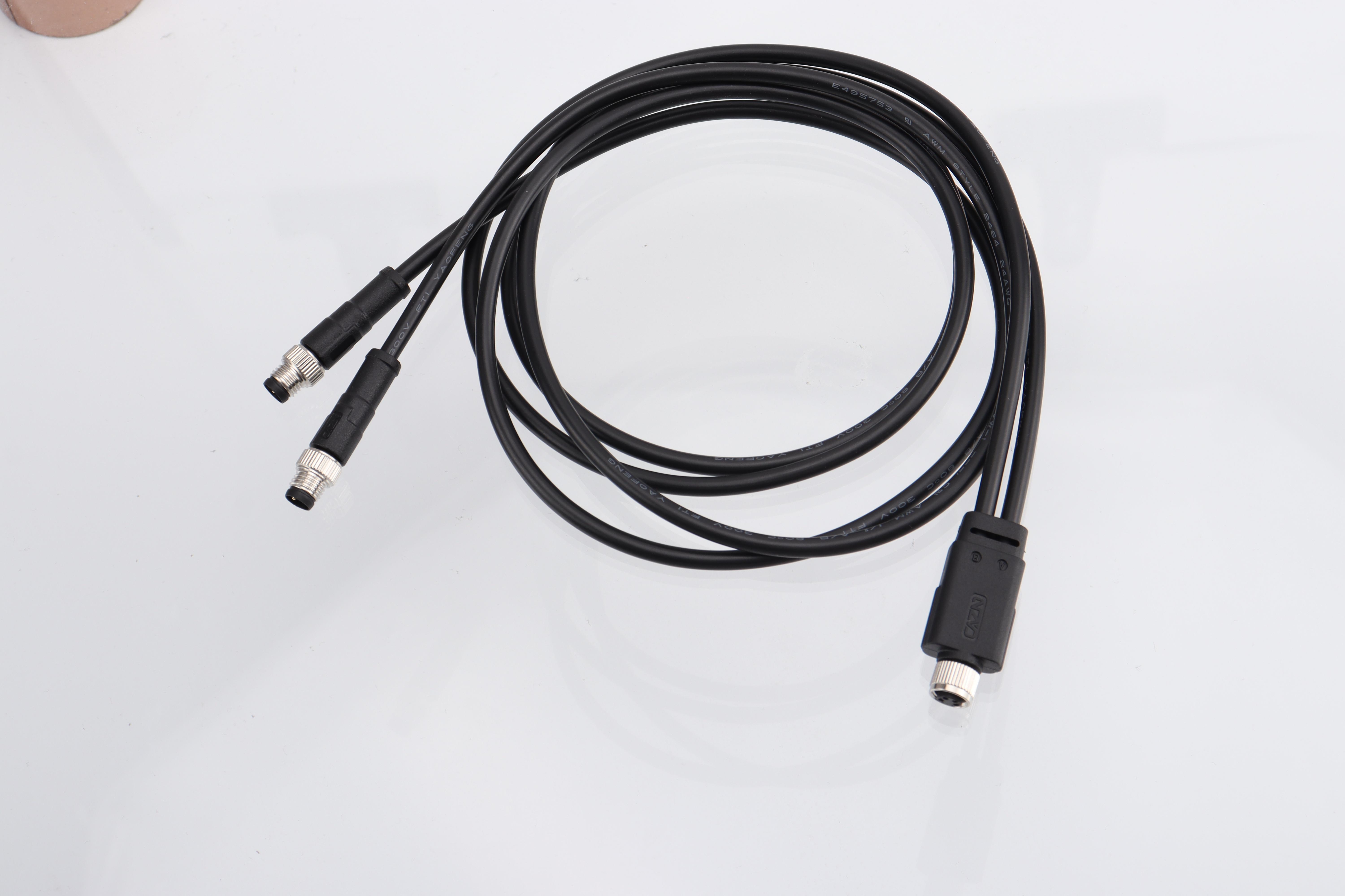 M8系列连接器产品图