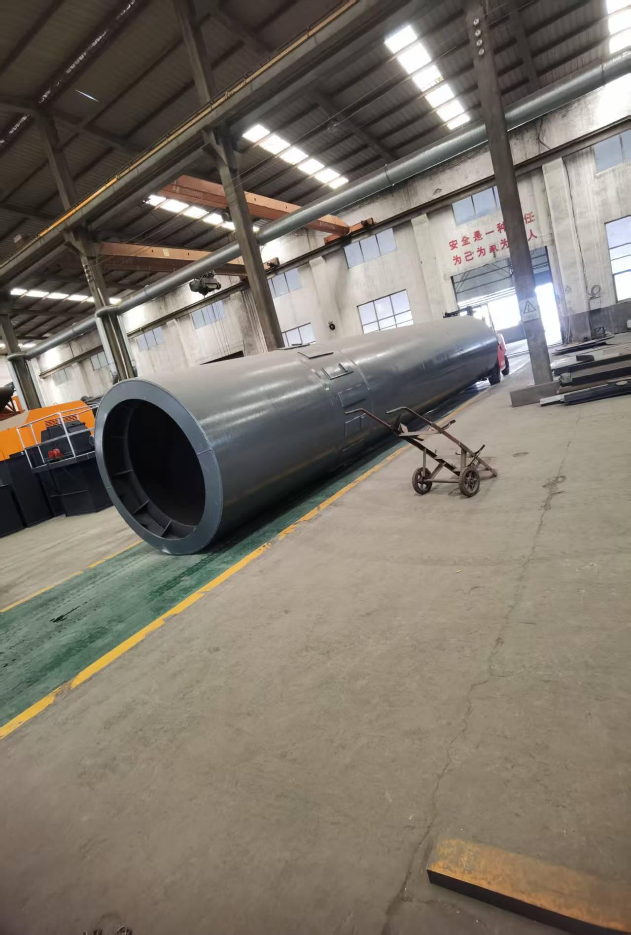 滨江重工设备生产现场