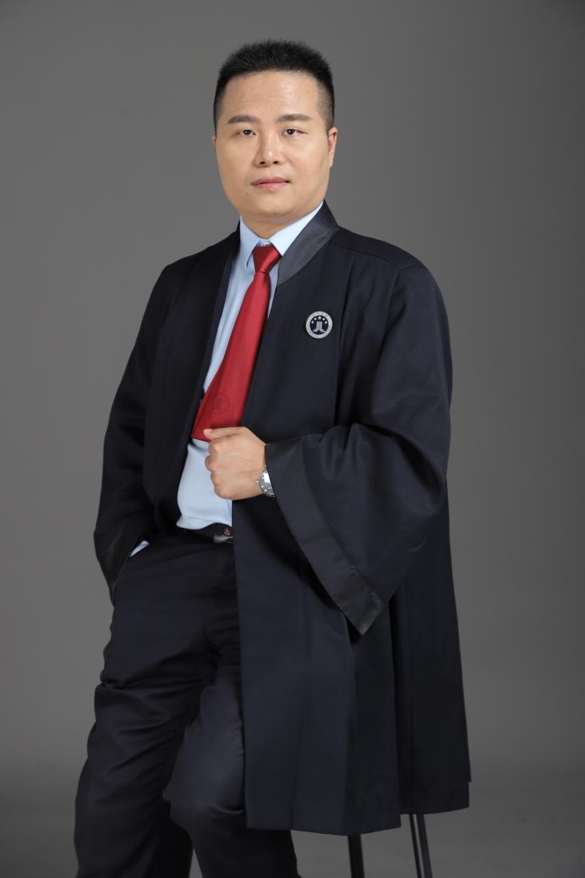 周乃文律师团队研讨案件