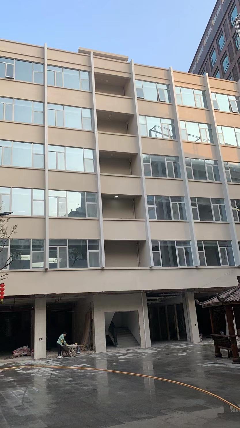 自动化生产线与研发实验室