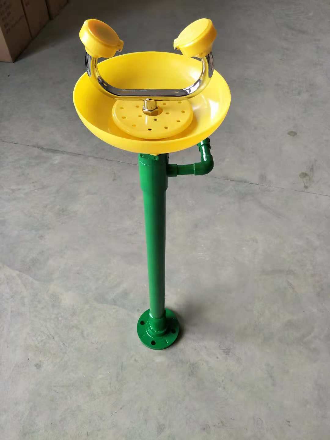 上海红安洗眼器车间实拍