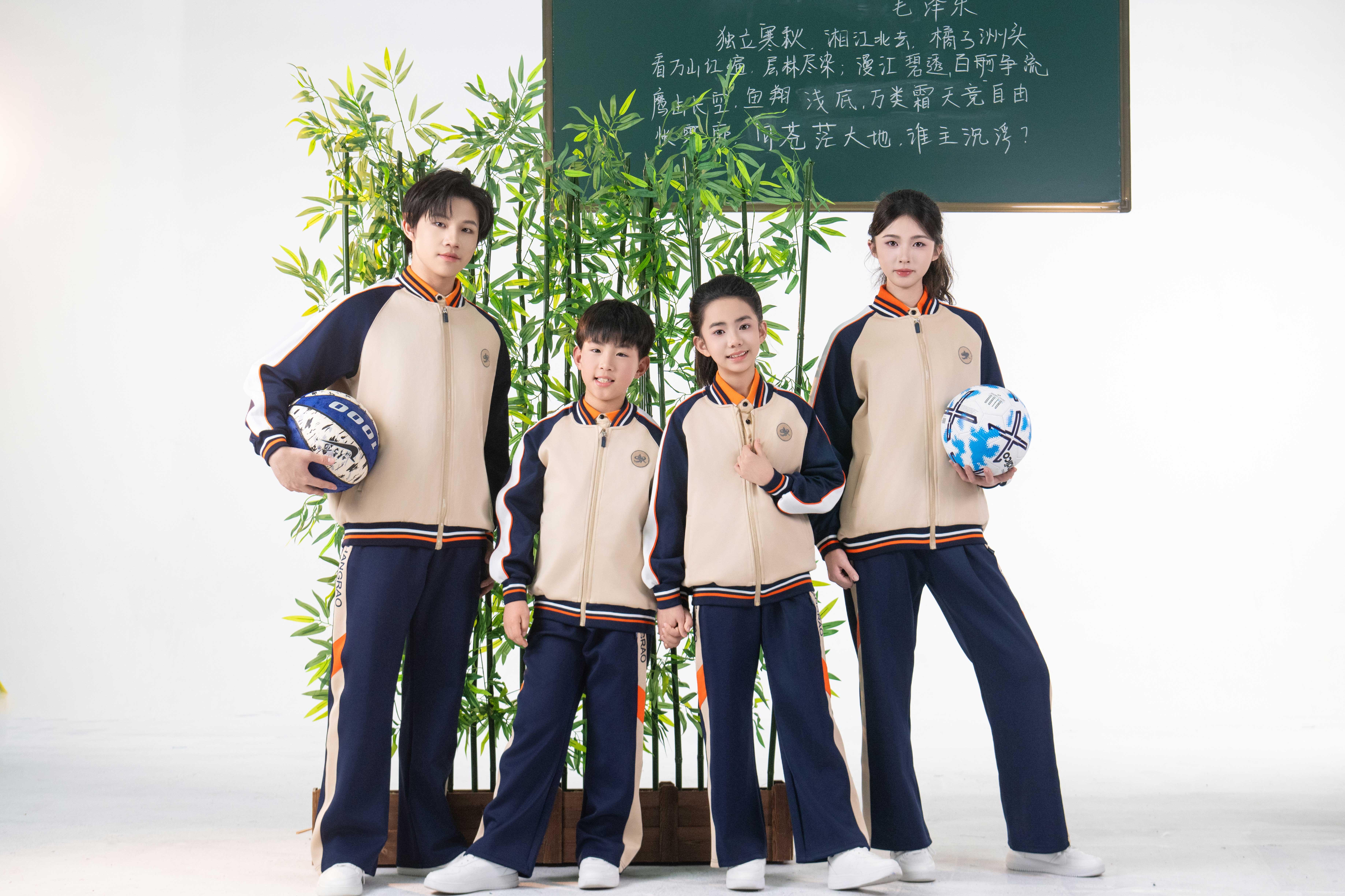 立泰服饰校服生产车间