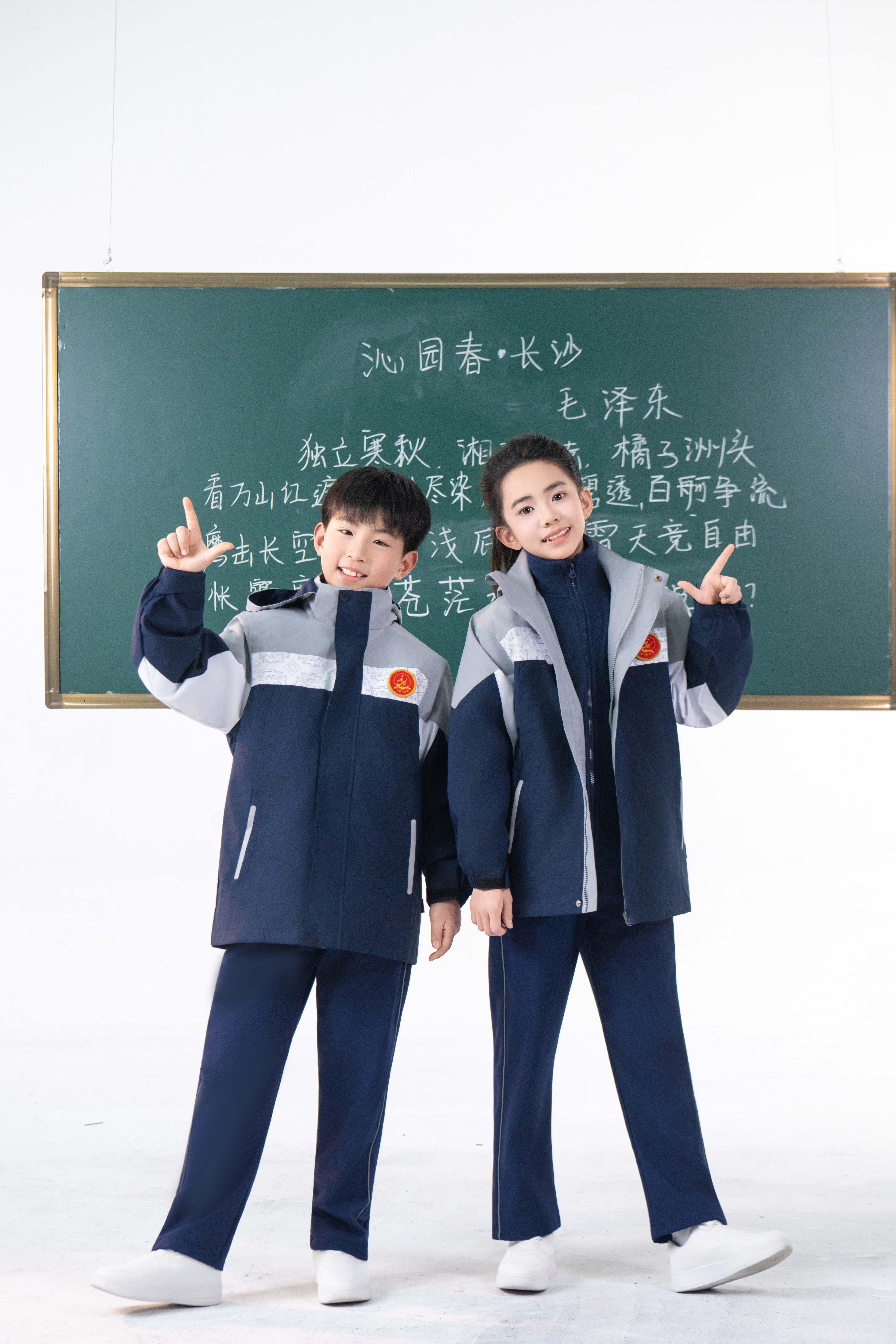 重庆立泰服饰集团展示图1
