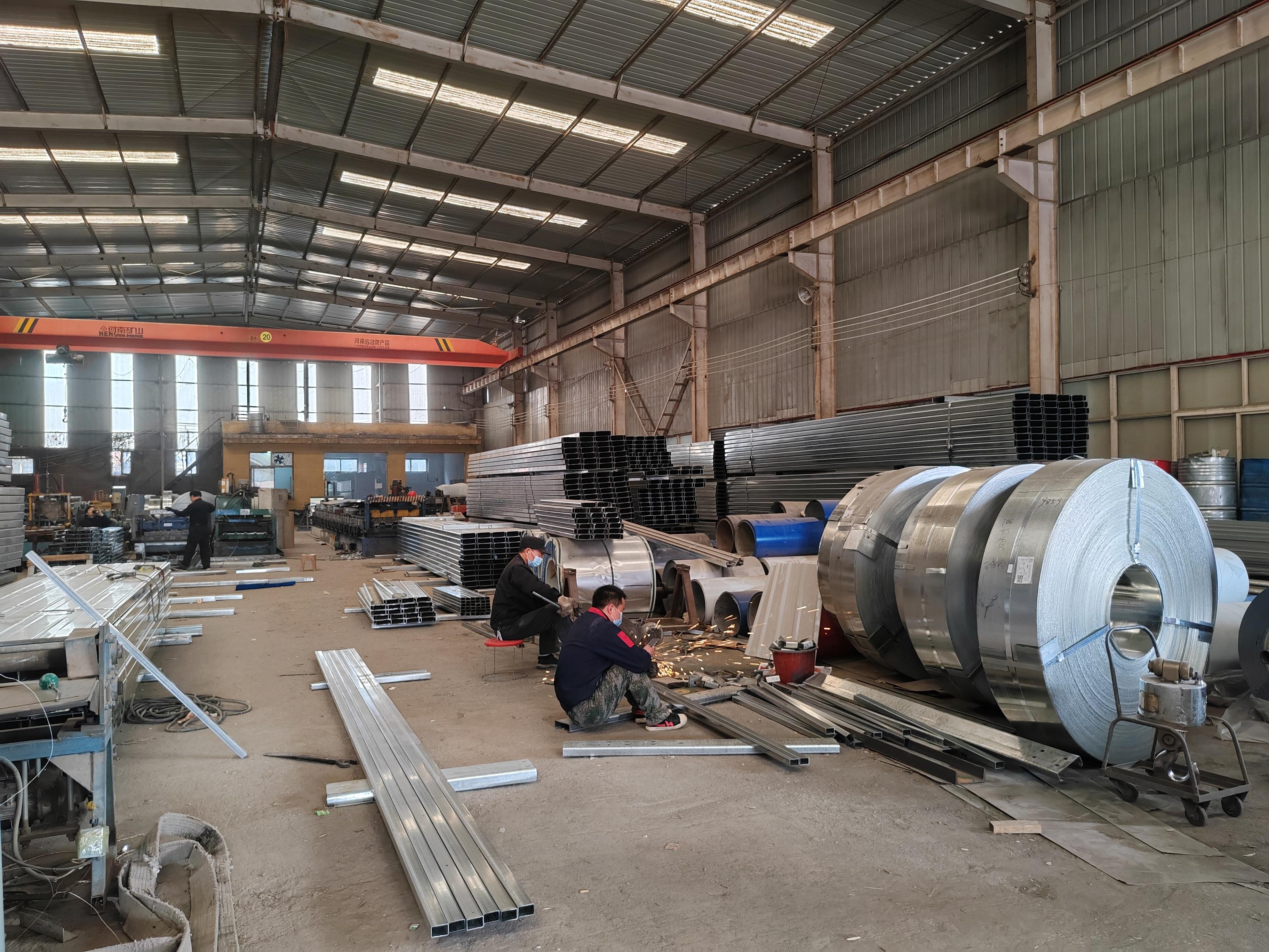 河南天墨钢结构工程有限公司加工现场
