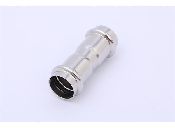 鼎昌不锈钢管业生产线一角