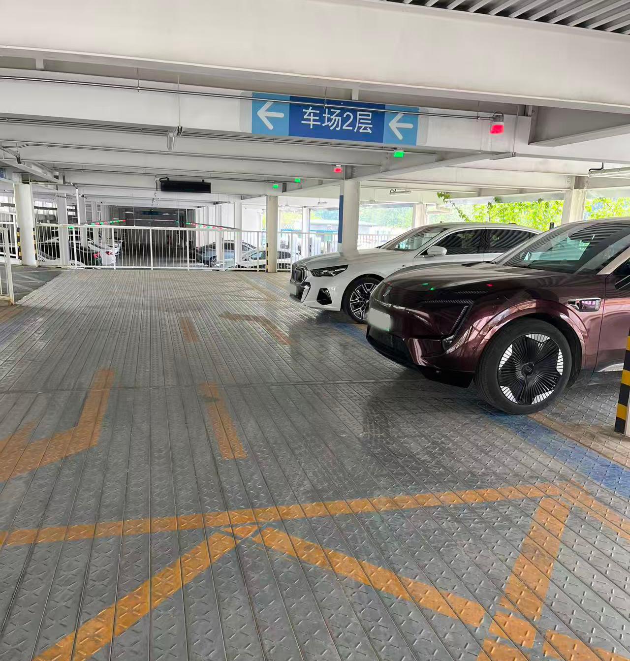 恒鑫压型板产品加工现场