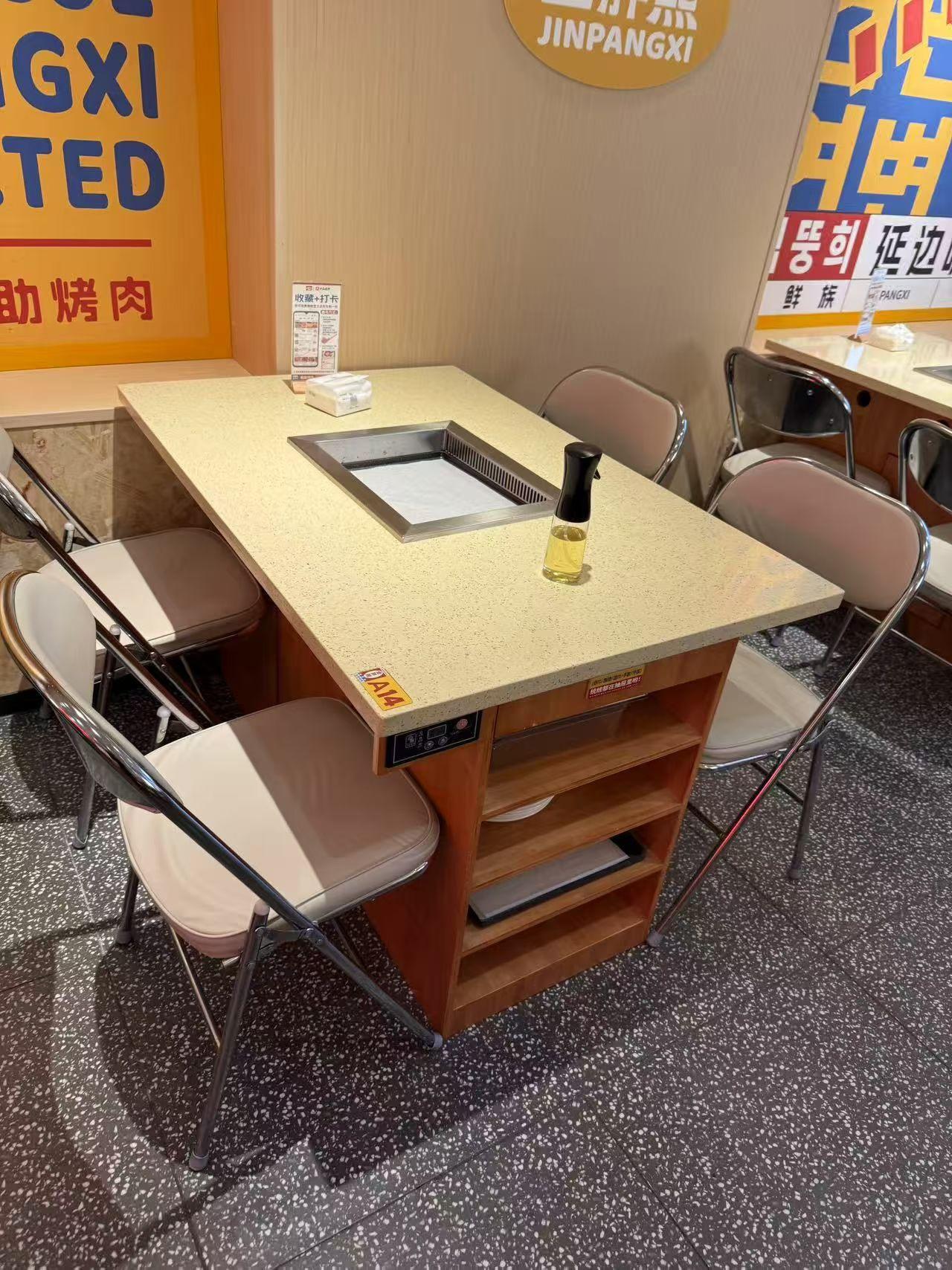 成都森四美家具有限公司展厅实景
