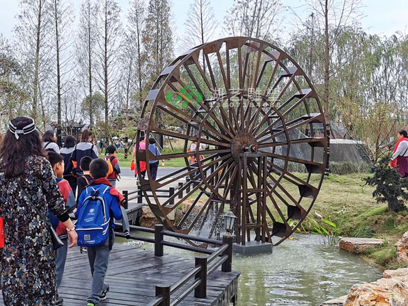 武汉湖艺雕塑艺术有限公司廊架作品