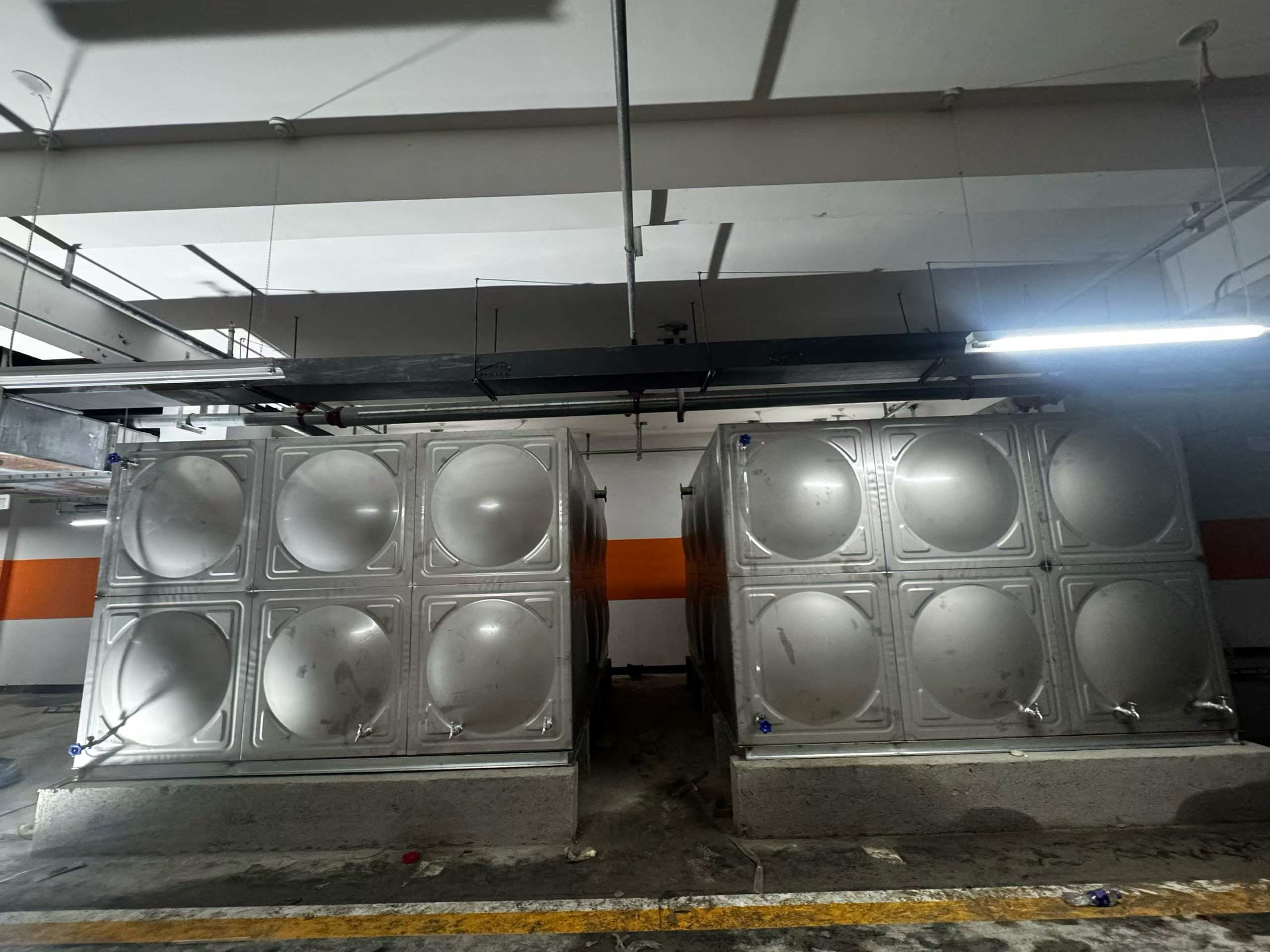 不锈钢水箱产品实拍