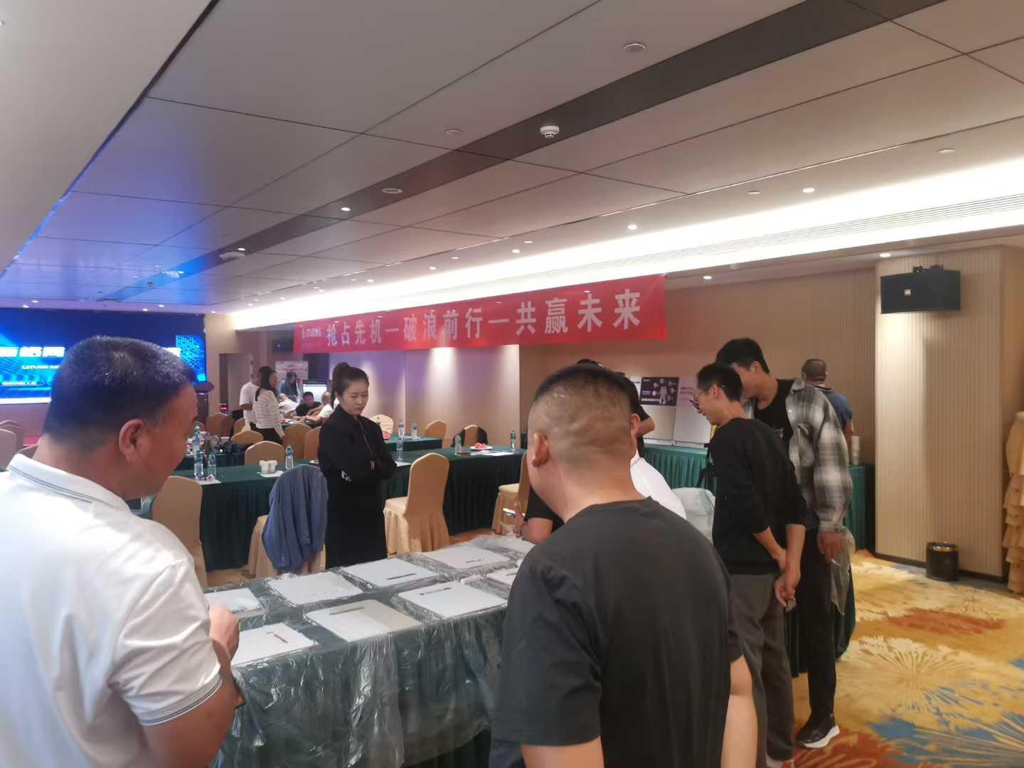 立涂德硅晶釉施工效果