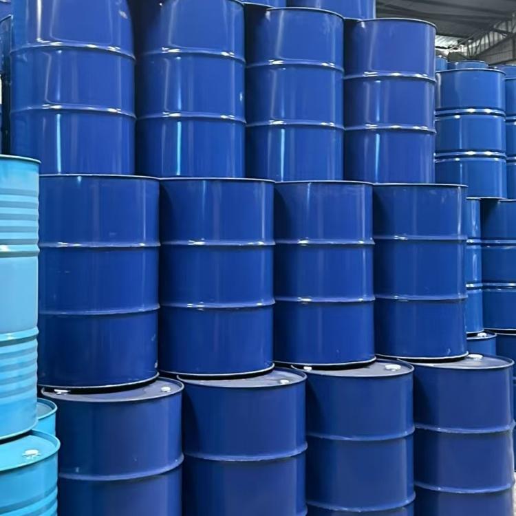 铁桶包装化工产品示意