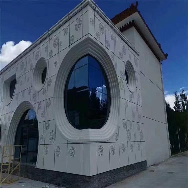 双曲面铝单板厂生产场景