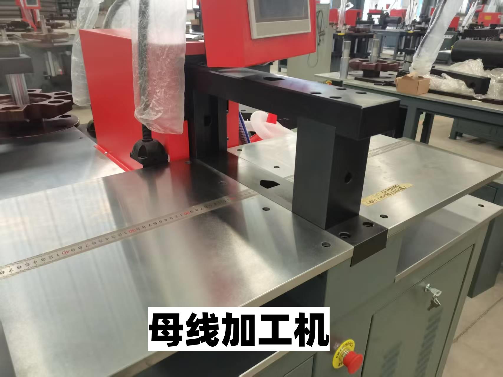 济南华浩数控设备有限公司车间实景