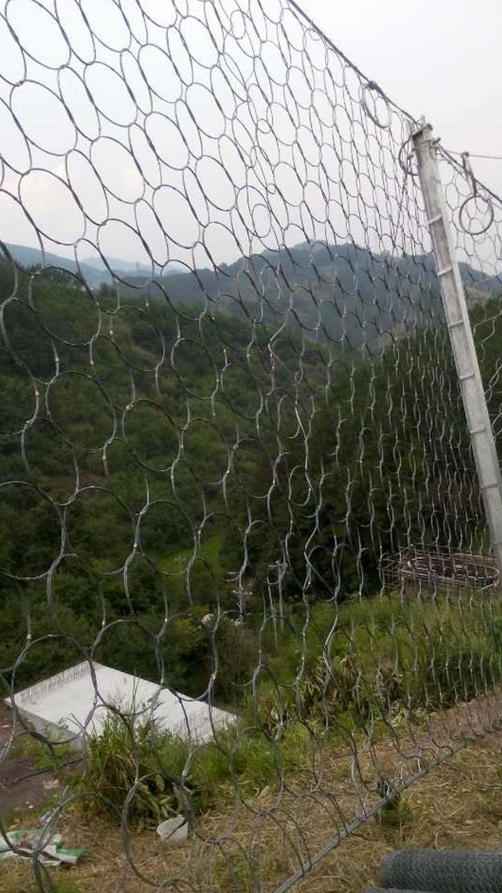 边坡防护网施工现场