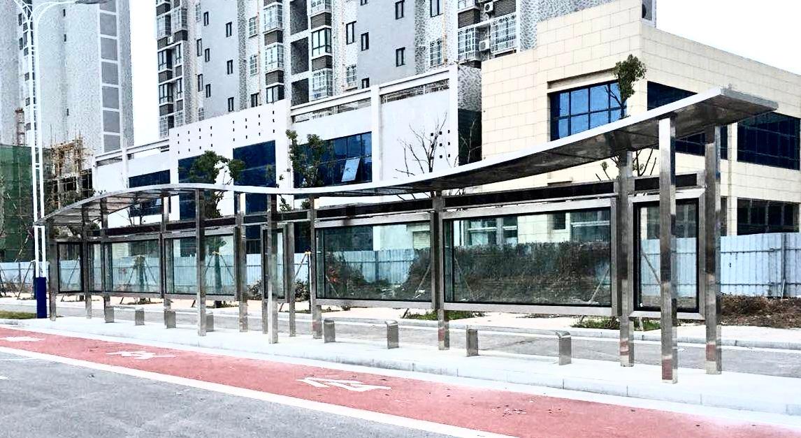 成都鑫泰来智能公交站台