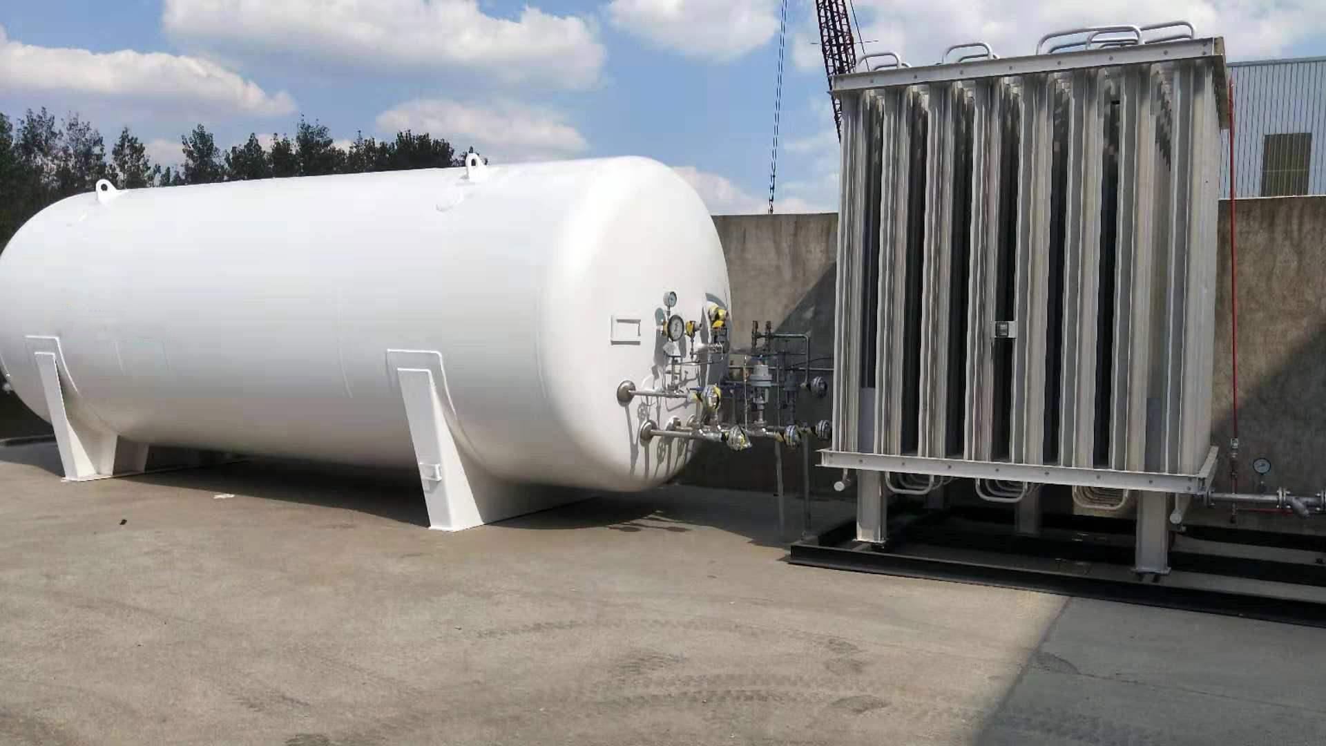 青岛安泰科气体液氧储罐与无人值守气站