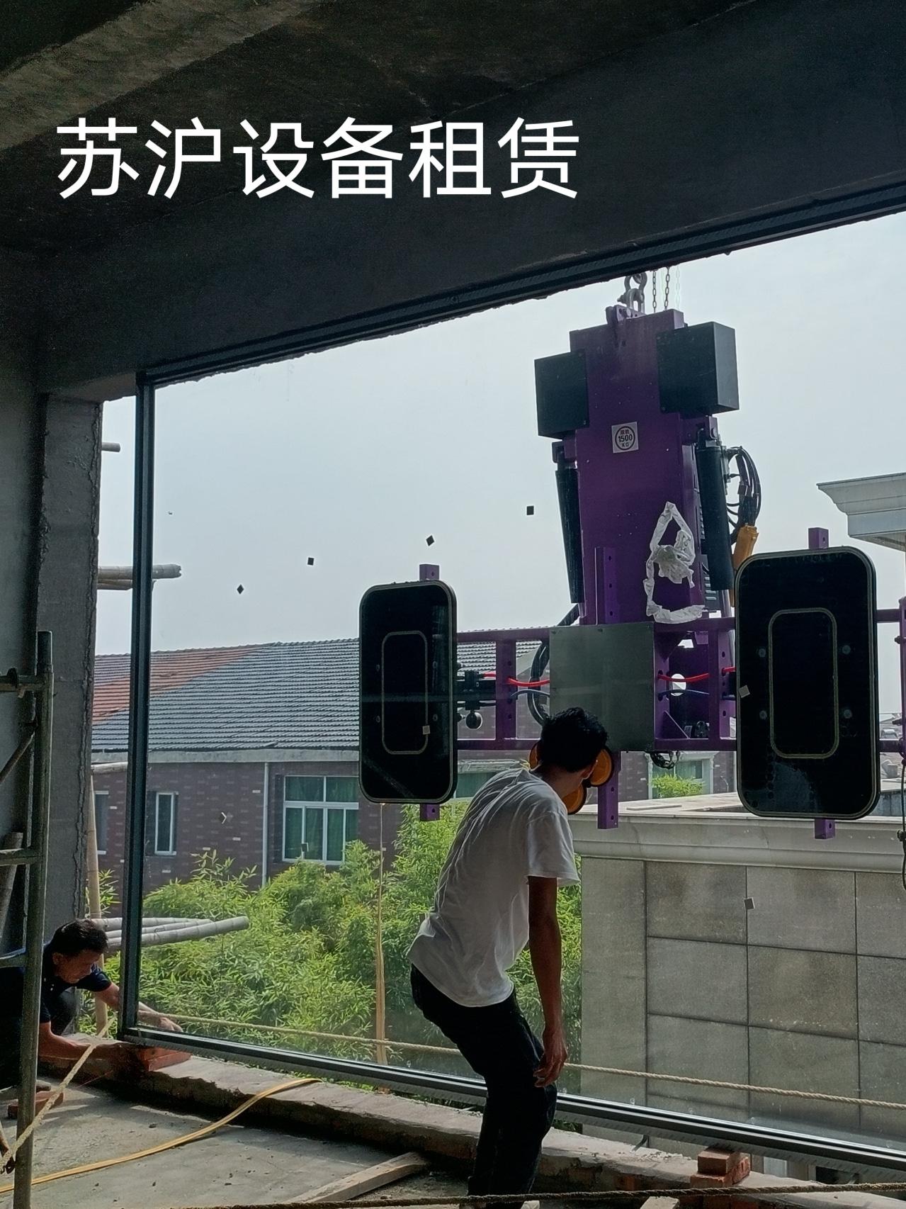 玻璃吸盘车作业图