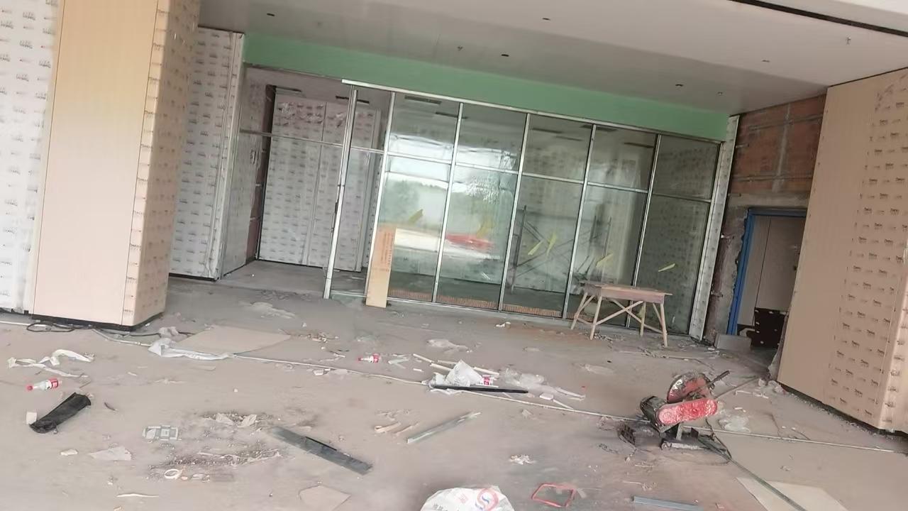 防火玻璃隔断安装实景