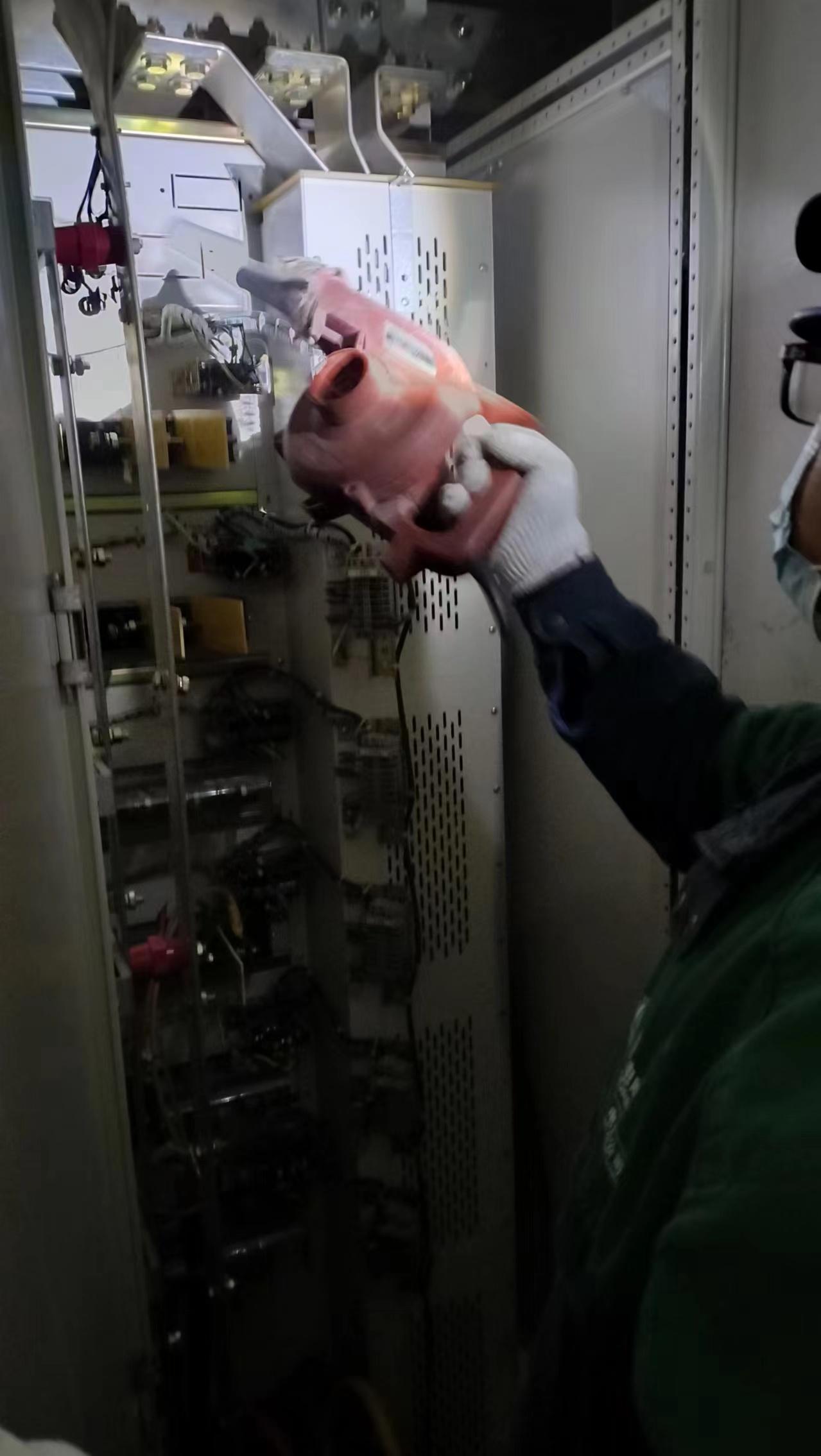 配电室安装现场示意