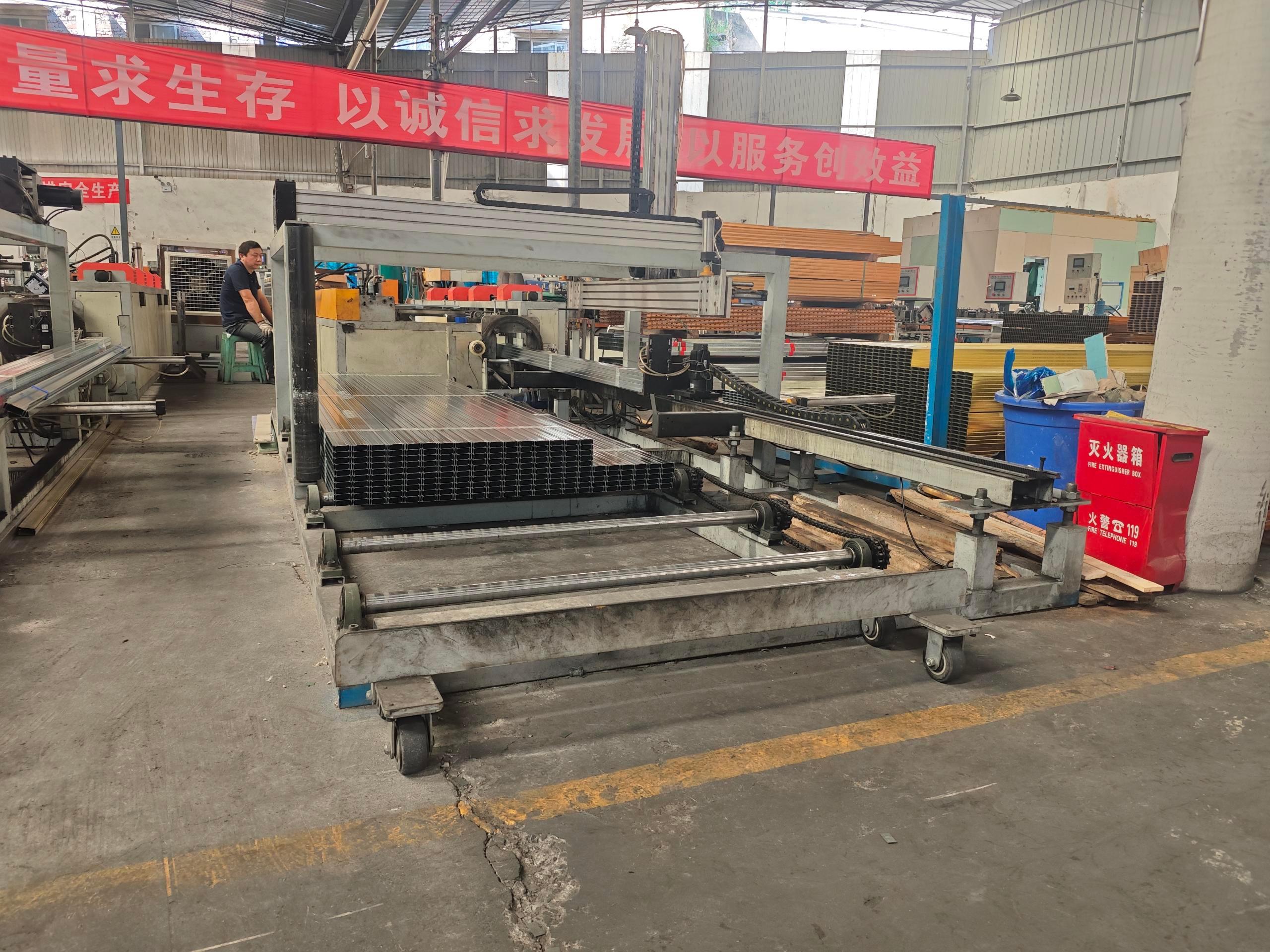 重庆格旭金属科技华君龙骨生产线实拍