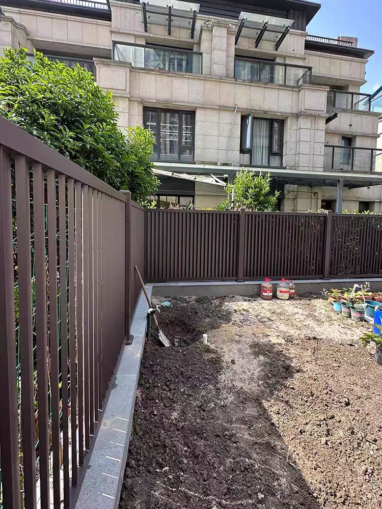 四川诚和丰锌钢护栏生产车间